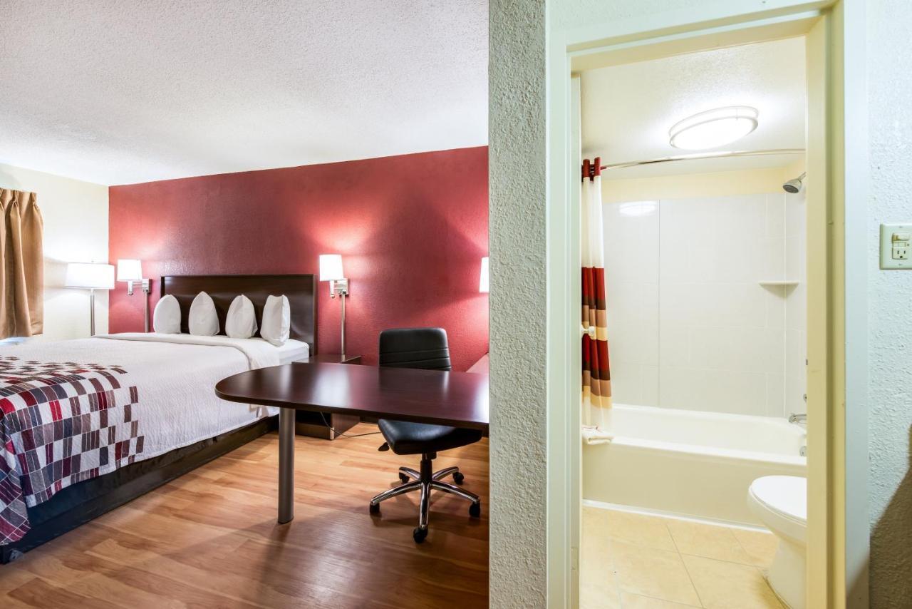 Red Roof Inn Marion, In Экстерьер фото