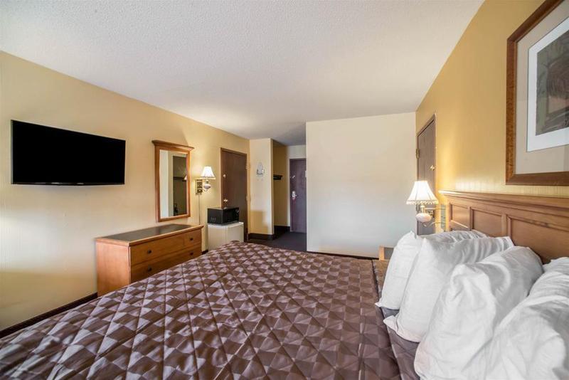 Red Roof Inn Marion, In Экстерьер фото