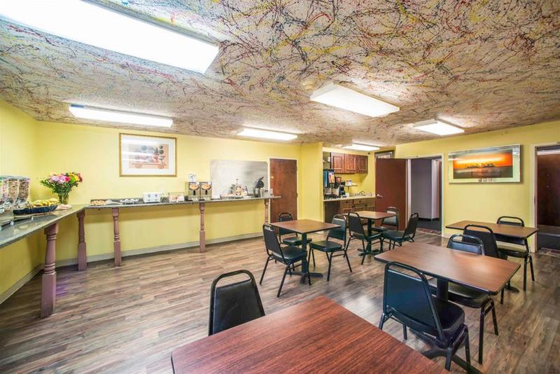 Red Roof Inn Marion, In Экстерьер фото