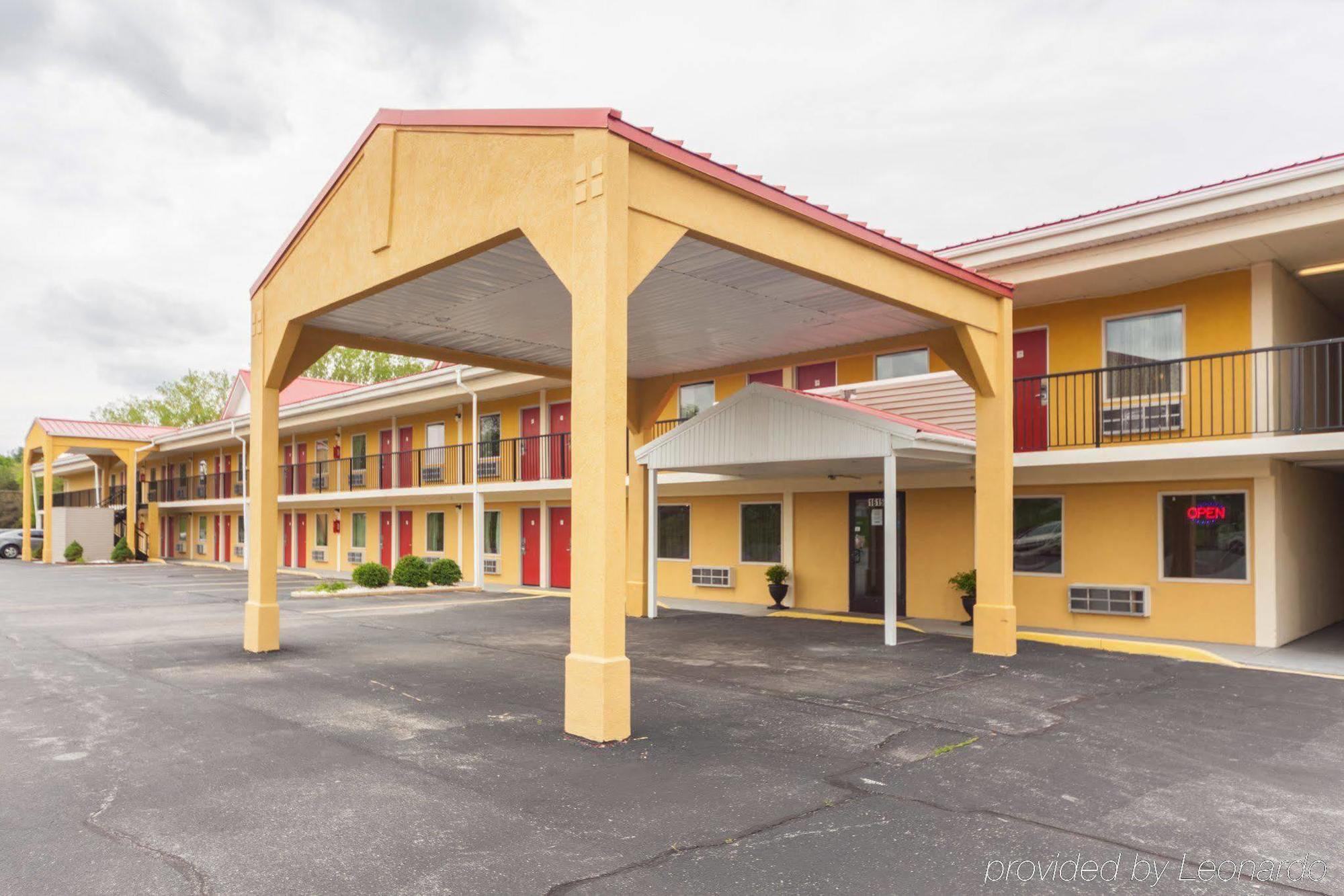 Red Roof Inn Marion, In Экстерьер фото